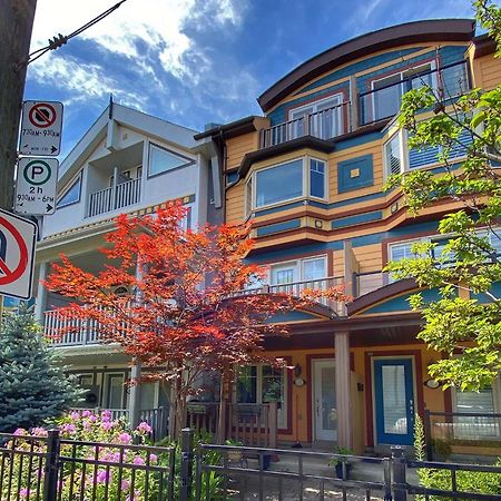 Stunning Rooms In Townhouse Across The Beach Toronto Exteriér fotografie